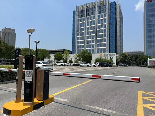 সম্পর্কে সর্বশেষ কোম্পানী কেস E40Pro Barrier Gate for Business Park Parking Lot