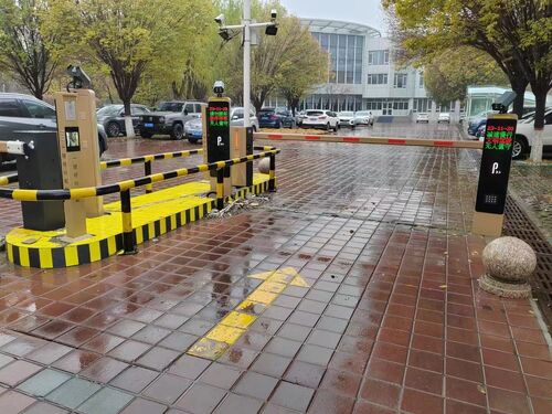 সম্পর্কে সর্বশেষ কোম্পানী কেস E40Pro Barrier Gate | Enterprise Park in Rainy Region